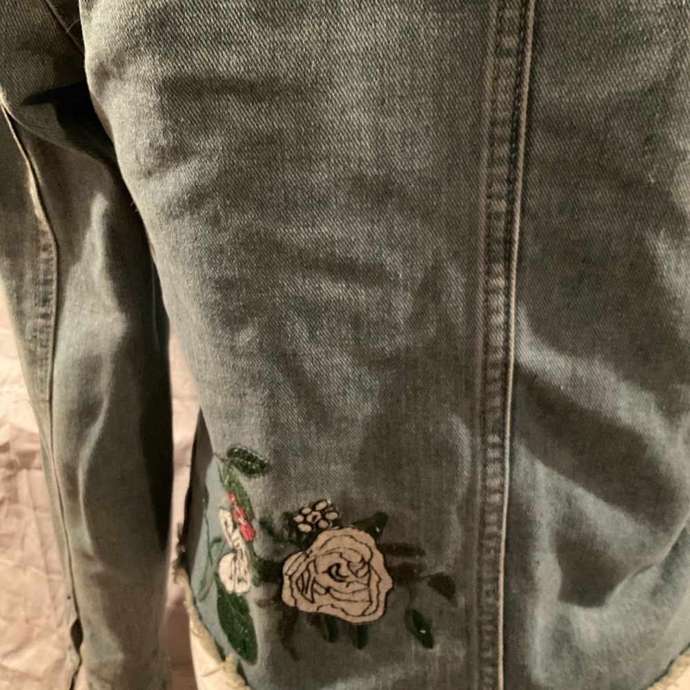 “H&M OFFICIAL COACHELLA COLLECTION “Embroidered Jean Jacket. - Picture 8 of 13